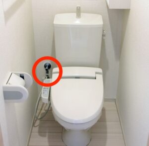 トイレタンクの止水栓の位置