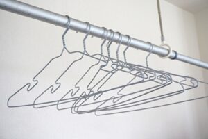 針金ハンガーを使ったトイレつまりの直し方！加工方法や手順、解消法