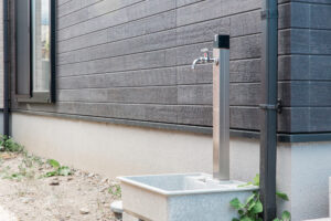 立水栓の凍結防止対策5選【放置すると外水道破損の危険も！】