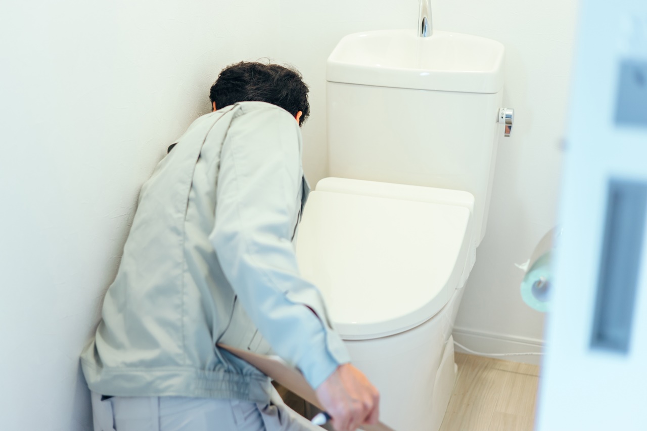 トイレの水浸しの修理を業者に頼むべきケース