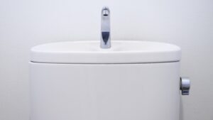 トイレタンク内の発泡スチロール不具合対処法！交換可能？結露を防ぐ対策も解説