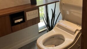 2階トイレが詰まりやすい原因と対処法！放置すると危険な理由も徹底解説
