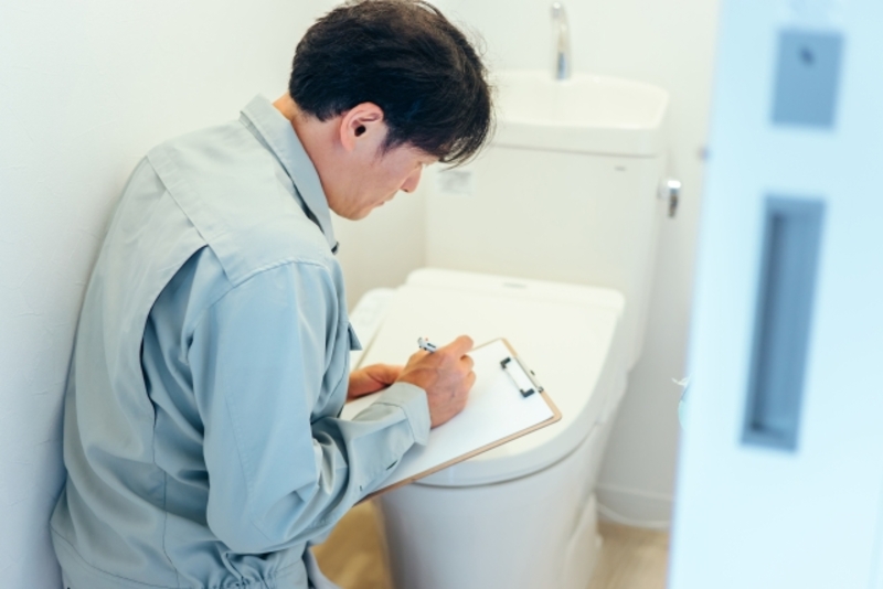ムサシにトイレ交換を依頼中