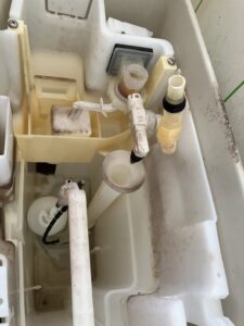 【山形市】トイレの止水栓・ボールタップ(ダイヤフラム)交換(作業時間:約1時間)